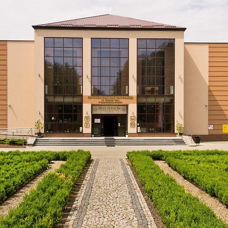 Pokoje Goscinne W Centrum Kultury Wsi Polskiej Wierzchoslawice 外观 照片